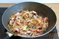 Фото приготовления рецепта: Запеканка из кабачков с беконом, плавленым сыром и помидорами черри - шаг №4