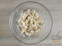 Фото приготовления рецепта: Закусочные творожные маффины с оливками и ветчиной - шаг №9