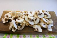 Фото приготовления рецепта: Запеканка с фаршем, грибами и шпинатом - шаг №2