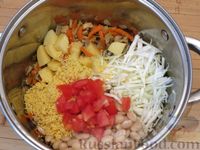 Фото приготовления рецепта: Куриный суп с фасолью, грибами, капустой и пшеном - шаг №12