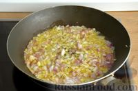 Фото приготовления рецепта: Голубцы из молодой капусты с курицей, тушенные в овощном соусе - шаг №3