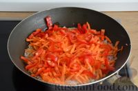 Фото приготовления рецепта: Голубцы из молодой капусты с курицей, тушенные в овощном соусе - шаг №4