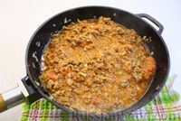 Фото приготовления рецепта: Рис с фаршем, шпинатом и помидорами (на сковороде) - шаг №14