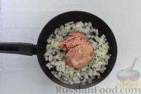 Фото приготовления рецепта: Запеканка из кабачков, с фаршем, помидорами и сыром - шаг №3