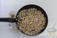Фото приготовления рецепта: Запеканка из кабачков, с фаршем, помидорами и сыром - шаг №4