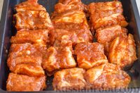 Фото приготовления рецепта: Свиные рёбрышки, запечённые в томатно-яблочном маринаде - шаг №8