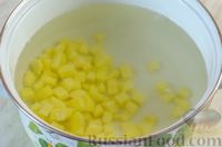 Фото приготовления рецепта: Сырный суп с грибами и мясным фаршем - шаг №9