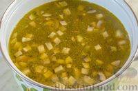 Фото приготовления рецепта: Сырный суп с грибами и мясным фаршем - шаг №12