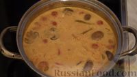 Фото приготовления рецепта: Тайский суп "Том Ям" с креветками - шаг №12