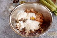 Фото приготовления рецепта: Рубленые котлеты из куриного филе, сердечек и кабачков - шаг №6
