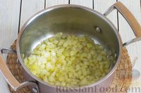 Фото приготовления рецепта: Суп из шпината с сыром и молоком - шаг №2