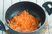 Фото приготовления рецепта: "Ленивые" щи из свежей капусты с фасолью и овощами - шаг №4