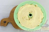 Фото приготовления рецепта: Творожный пирог-перевёртыш с вишней - шаг №11