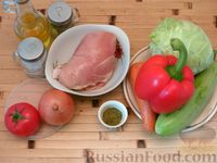 Фото приготовления рецепта: Курица, тушенная с кабачками и молодой капустой - шаг №1