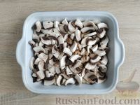 Фото приготовления рецепта: Запеканка из куриного филе с грибами и сыром - шаг №7