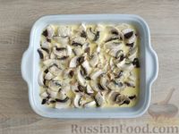 Фото приготовления рецепта: Запеканка из куриного филе с грибами и сыром - шаг №10