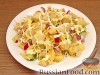 Фото к рецепту: Салат картофельный с сыром и яблоками