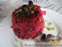 Фото к рецепту: Овощной салат со свеклой "Осеннее настроение"