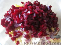 Фото приготовления рецепта: Овощной салат со свеклой "Осеннее настроение" - шаг №7