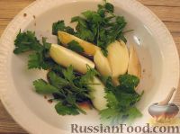 Фото приготовления рецепта: Запеченная скумбрия с мидиями и картофелем - шаг №2