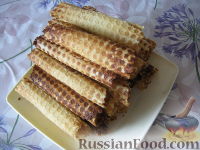 Фото приготовления рецепта: Трубочки вафельные со сгущенкой - шаг №11