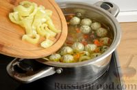 Фото приготовления рецепта: Суп с куриными фрикадельками, сладким перцем и овсяными хлопьями - шаг №12
