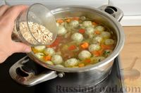 Фото приготовления рецепта: Суп с куриными фрикадельками, сладким перцем и овсяными хлопьями - шаг №13