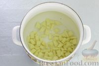 Фото приготовления рецепта: Суп с мясными фрикадельками и вермишелью - шаг №6