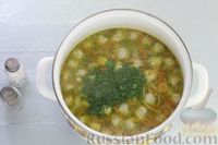Фото приготовления рецепта: Суп с мясными фрикадельками и вермишелью - шаг №14