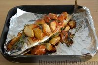 Фото приготовления рецепта: Скумбрия, запечённая с яблоками и эстрагоном - шаг №6