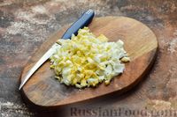 Фото приготовления рецепта: Рисовая запеканка с беконом, яйцами и зелёным луком - шаг №4