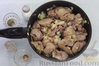 Фото приготовления рецепта: Паштет с куриной печенью и апельсиновым желе - шаг №6