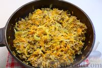 Фото приготовления рецепта: Рагу с кабачками, картошкой, молодой капустой и фаршем - шаг №5