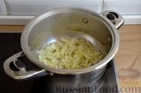 Фото приготовления рецепта: Сырный суп с креветками и рисом - шаг №4