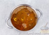 Фото приготовления рецепта: Суп с грибами, сладким перцем, кукурузой и копчёными колбасками - шаг №9