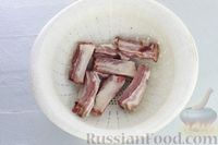 Фото приготовления рецепта: Макароны со свиными рёбрышками и овощами (на сковороде) - шаг №2