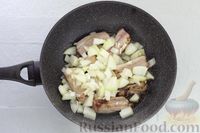 Фото приготовления рецепта: Макароны со свиными рёбрышками и овощами (на сковороде) - шаг №5