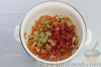 Фото приготовления рецепта: Куриный суп с чечевицей, макаронами и кабачком - шаг №8