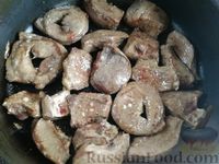 Фото приготовления рецепта: Телячье сердце с кабачками и луком (в духовке) - шаг №5