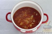 Фото приготовления рецепта: Томатный суп с рыбой и зелёным горошком - шаг №9