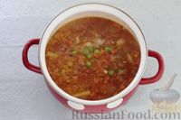 Фото приготовления рецепта: Томатный суп с рыбой и зелёным горошком - шаг №14