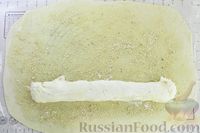 Фото приготовления рецепта: Штрудель со сладкой творожной начинкой - шаг №11