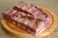 Фото приготовления рецепта: Запечённые свиные рёбрышки в соево-винной глазури - шаг №4