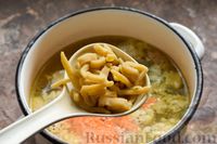 Фото приготовления рецепта: Куриный суп с домашней лапшой - шаг №18