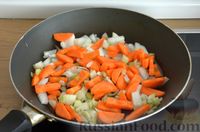 Фото приготовления рецепта: Суп из сёмги с зелёным горошком и картофелем - шаг №4