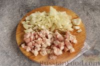 Фото приготовления рецепта: Вареники с тёртой молодой картошкой, салом и луком - шаг №9