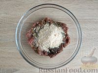 Фото приготовления рецепта: Тефтели из говядины, тушенные в томатном соке - шаг №9