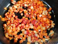 Фото приготовления рецепта: Куриный суп с чечевицей и овощами - шаг №8
