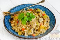Фото приготовления рецепта: Рагу с рисом, куриным филе, овощами и грибами (на сковороде) - шаг №19