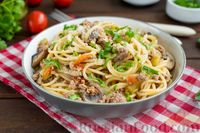 Фото приготовления рецепта: Спагетти с мясным фаршем, кабачками, помидорами и грибами - шаг №18